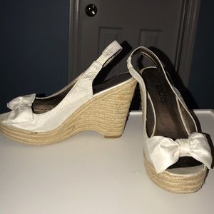 White Moda Spana bow Espadrille wedges